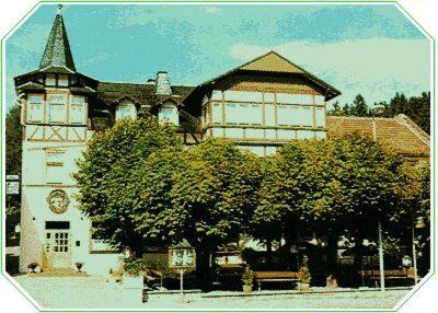 Gasthaus & Hotel Zur Linde Friedrichroda Exterior photo